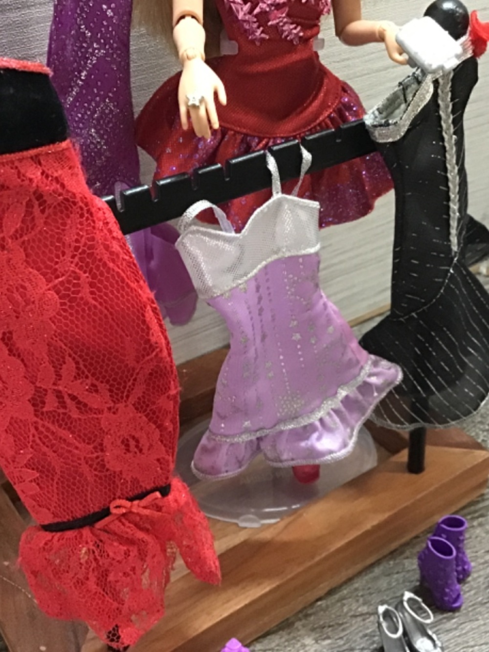 Barbie Doll and Clothing - Picture 3 of 14